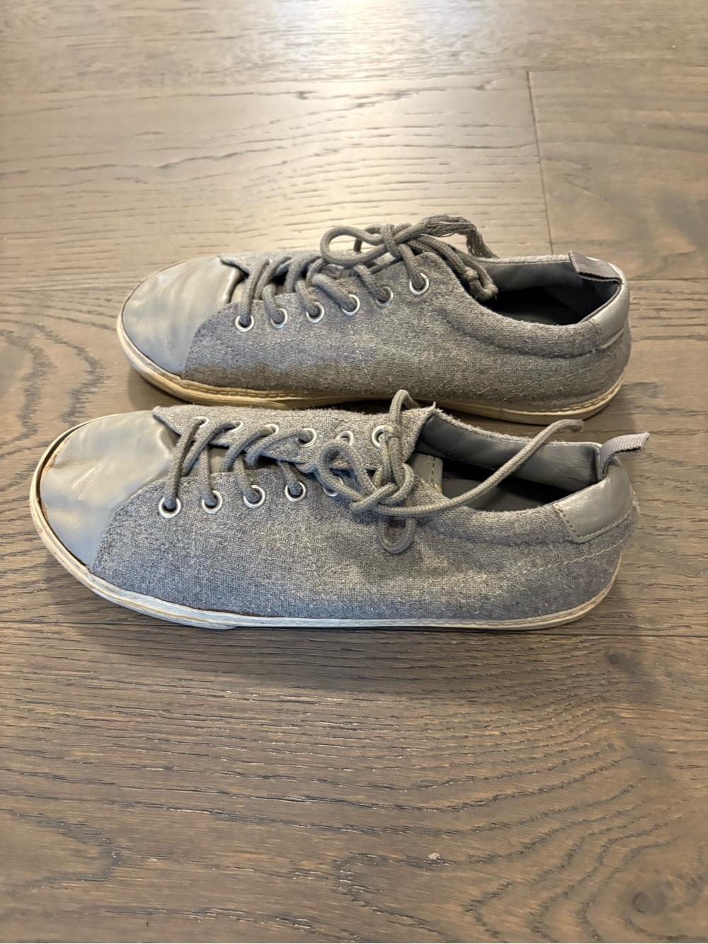 Gap gray boys runners sz 3 GUC retail $89